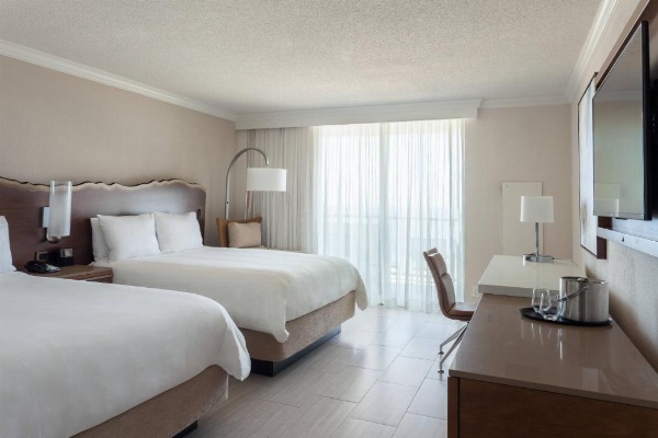 Fort Lauderdale Marriott Harbor Beach Resort & Spa image 14