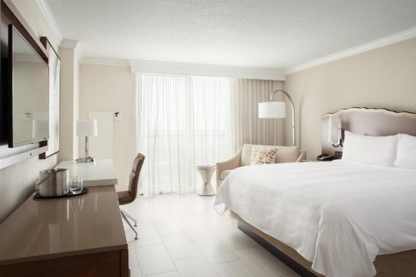 Fort Lauderdale Marriott Harbor Beach Resort & Spa image 18