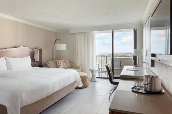 Fort Lauderdale Marriott Harbor Beach Resort & Spa image 8